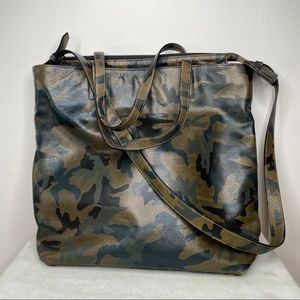 BANDIER camo flatiron bag NWOT